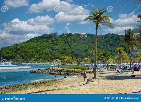 Tourists on Labadee editorial photography. Image of nature - 271154192