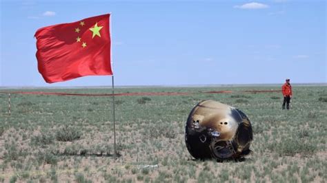 China S Chang E 6 Lunar Probe Returns To Earth With First Samples From