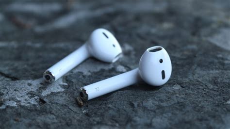 How To Keep Your Apple Airpods From Slipping Out Of Your Ears