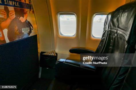 Boeing 737 Interior Photos and Premium High Res Pictures - Getty Images