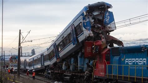 Qué Se Sabe Del Impactante Choque De Trenes En San Berardo