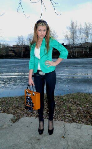 Big Booty Babe Porn Pic