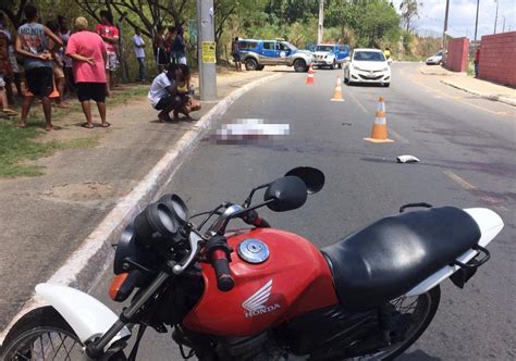 Jovem Morre E Mulher Fica Ferida Após Moto Onde Estavam Bater Em Poste