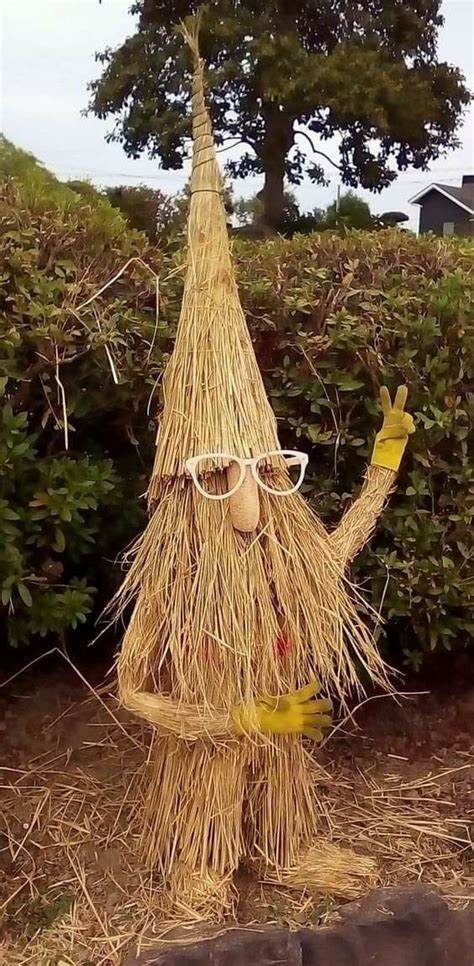 Pin by Darlene Watkins on Scarecrow | Scarecrows for garden, Garden art ...