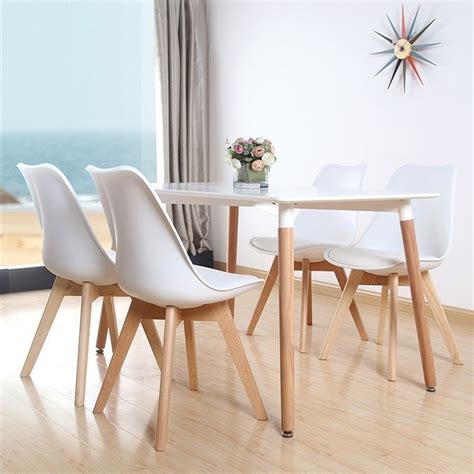 Juego De Comedor Eames Mesa 120x80 4 Sillas Acolchonadas 924500