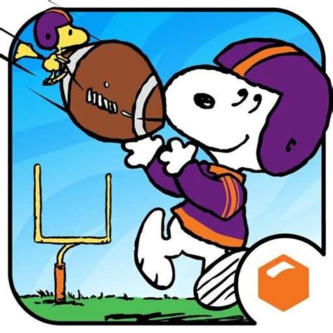 Football Season With Snoopy And Woodstock Snoopy Love Charlie