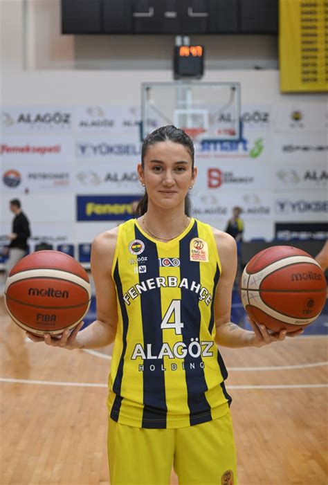 Fenerbahçe Kadın Basketbol Takımı gözünü çifte kupaya dikti Son