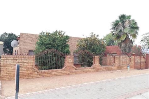 Soshanguve Bb Property Property And Houses For Sale In Soshanguve Bb