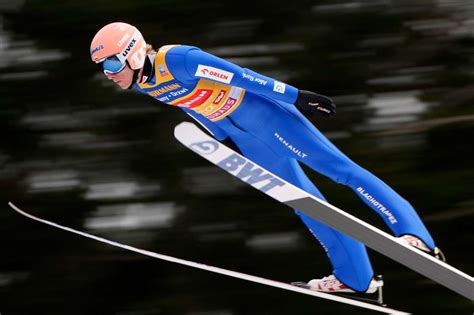 Vierschanzentournee Kubacki Siegt In Innsbruck Philipp Raimund