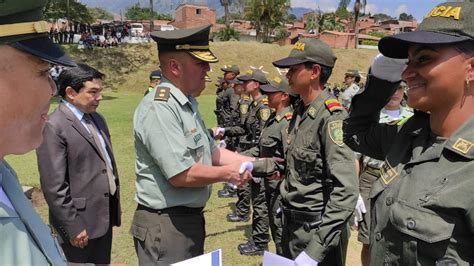 Jóvenes juraron bandera como nuevos Auxiliares de Policía