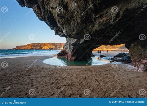 Cueva De Playa De Los Molinos En Fuerteventura Foto De Archivo Imagen