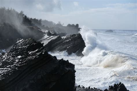 King Tides on the Oregon Coast - Embarcadero Resort