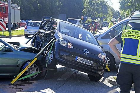 Landkreis München Ampel auf Kreuzung defekt drei Verletzte