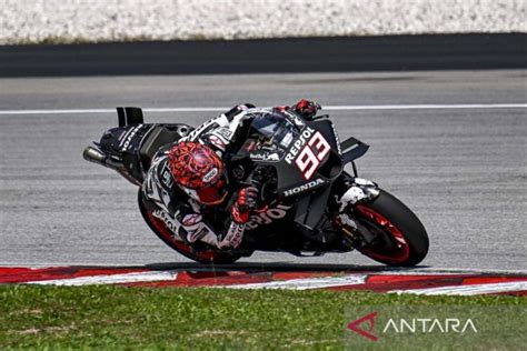 Aksi Pembalap Motogp Saat Tes Pramusim Di Sepang