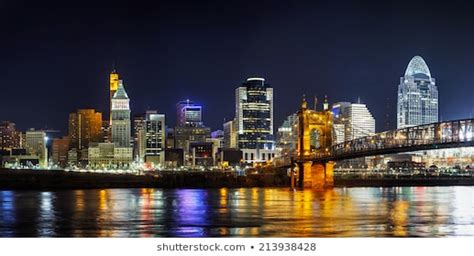 478 Cincinnati skyline night Images, Stock Photos & Vectors | Shutterstock