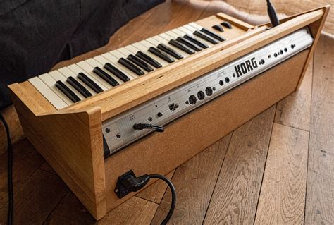 MATRIXSYNTH: Unique Korg R3 synthesizer in a custom wooden high quality ...