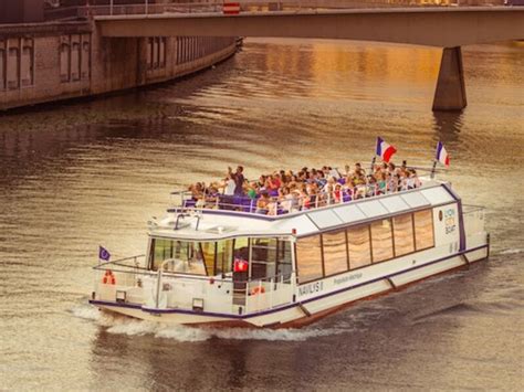 Croisi Re Touristique Guid E Sur La Sa Ne Par Les Bateaux Lyonnais