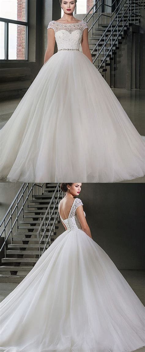 Marvelous Tulle Scoop Neckline Ball Gown Wedding Dresses With Lace