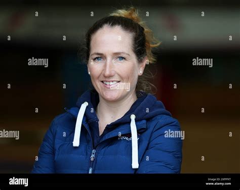 laura collett showjumping paris  res stock photography  images alamy