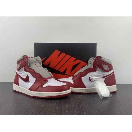 Wmns Air Jordan 1 High OG Newstalgia Chenille DJ4891 061 HOWKICK