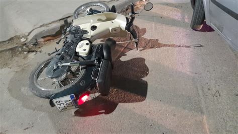 Fuerte Accidente Una Motociclista Sufre La Fractura Expuesta De Uno De