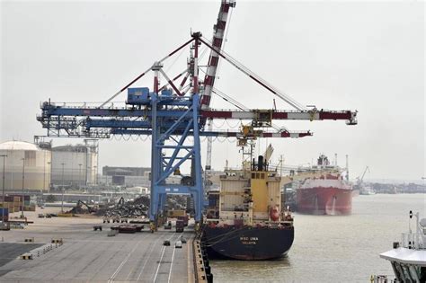 Des Dockers De Saint Nazaire Jug S Rennes Pour Un Important Trafic De