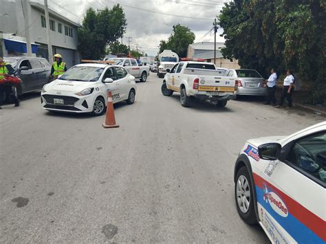 Mujer Vuelca Y Se Impacta Contra Dos Autos Estacionados En La Zona