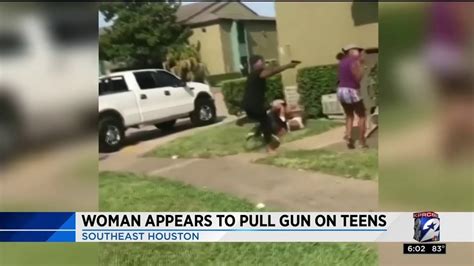 Woman Appears To Pull Gun On Teens Youtube