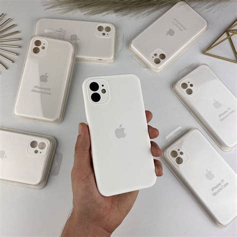 Силиконовый чехол с квадратными бортами на iPhone 11 в стиле iPhone 12/ ...