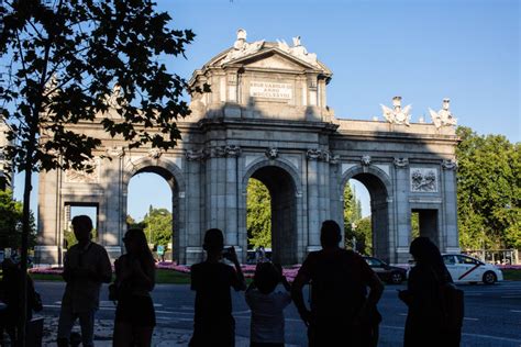 Madrid’s Retiro park, Prado avenue join World Heritage list | PBS News ...