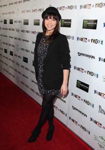 Angela Trimbur Hot Bikini Image Gallery Images Photos Pics Cinemagigs