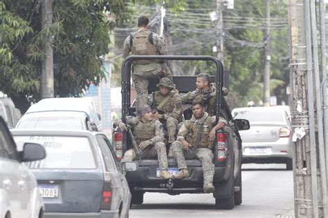 Pm Faz Opera O Na Zona Oeste Para Retirar Barricadas E Coibir Tr Fico