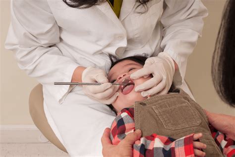 Quando Levar Bebe Ao Dentista - Quando levar o bebê ao dentista pela 1ª vez? - Clínica Debora Ayala