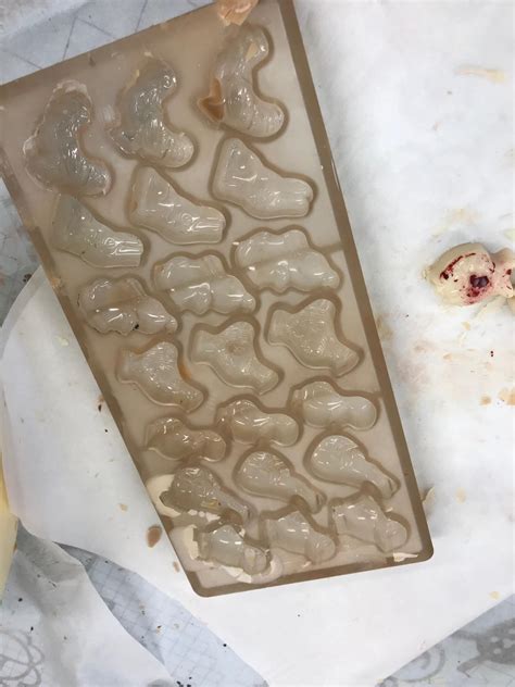 Cleaning Old Chocolate Molds - Pastry & Baking - eGullet Forums