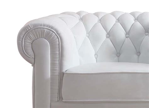 Canap Capitonn Places En Cuir Blanc Chesterfield