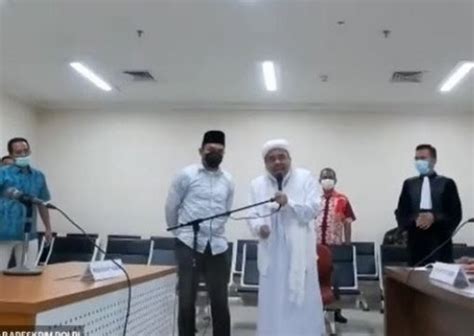 Ini Yang Dikhawatirkan Pengacara Usai Habib Rizieq Ngamuk Di Bareskrim