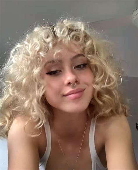 Pin By Cici🐉 On Hairstyles 💆🏼‍♀️ Dyed Curly Hair Hair Inspiration