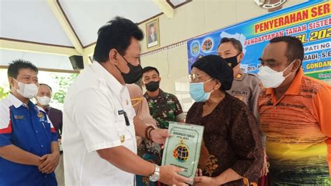 700 Sertifikat Tanah Warga Nganjuk Program PTSL Diserahkan