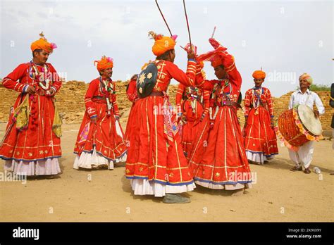 Traditional dance at Thar Desert Festival in Rajasthan, India Stock ...