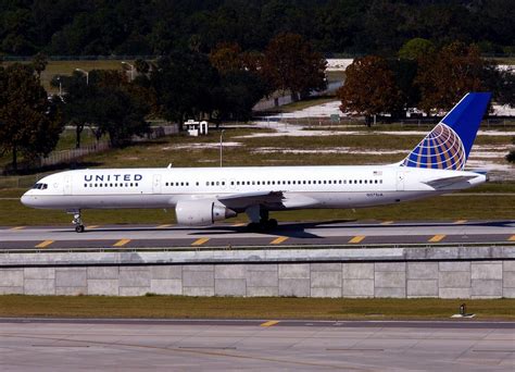 United N571UA B757 222 Charlie Carroll Flickr