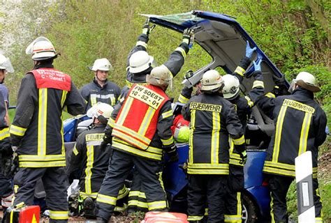 Unfall Auf Der B Bei Bergede