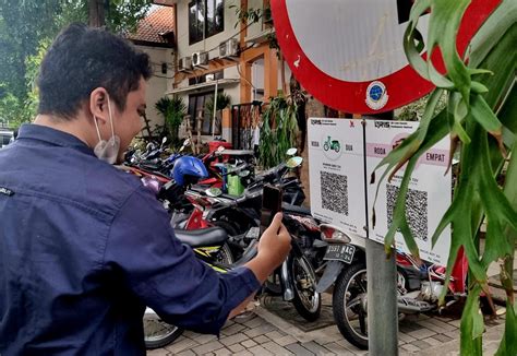 Pemkot Surabaya Uji Coba Parkir Gunakan Qris Beritalima