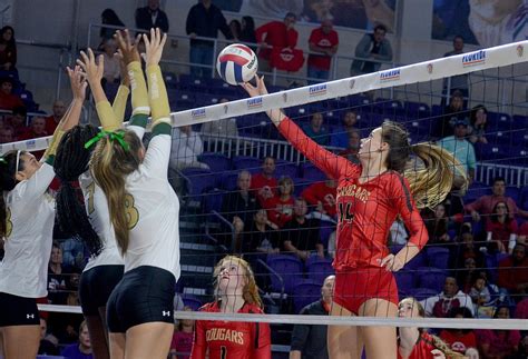 Your Observer Photo Ashley Skye Ekes Taps A Ball Over The Net Ekes Had A Team High 19 Kills