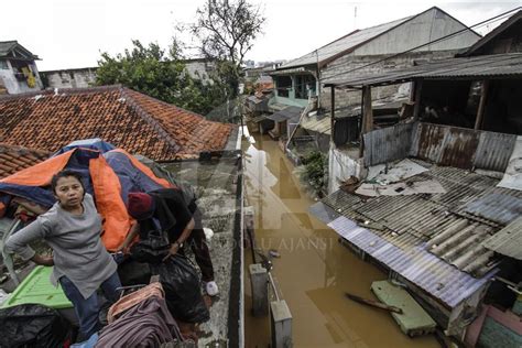 Ratusan Rumah Warga Jakarta Terendam Banjir Anadolu Ajans