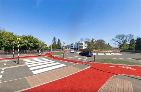 UK’s first ‘Dutch-style’ roundabout with priority bike lane opens in ...