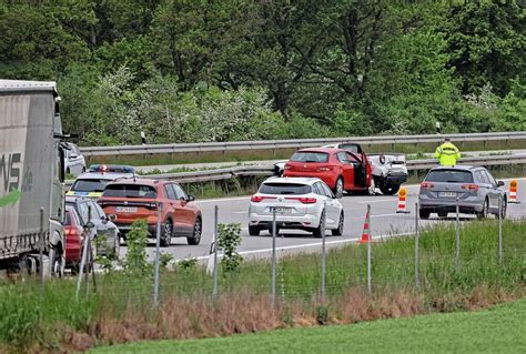 Update Zwei Schwerverletzte Nach Unfall Auf A