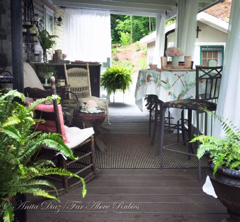 Vintage farmhouse style porch - Whispering Pines Homestead