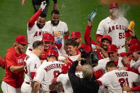 Los Angeles Angels on Twitter: "celebration scenes 😁 #GoHalos"