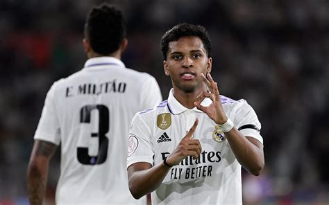 Rodrygo Viaja Ex Namorada Para Destino Paradis Aco