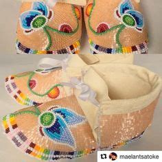 92 Mocs And Leggings Ideas Beaded Moccasins Native American Beadwork